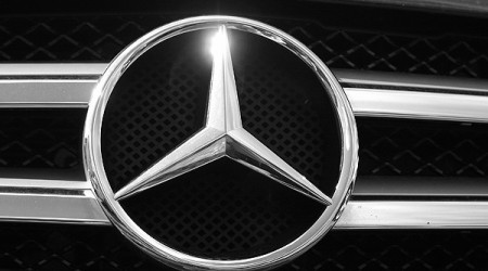 Mercedes-Stern | Bildquelle: pixelio.de - Alexander Dreher